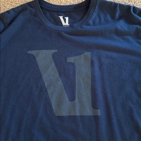 🔥Vuori Graphic T-Shirt ~ Medium ~ MINT CONDITION - Picture 3 of 4